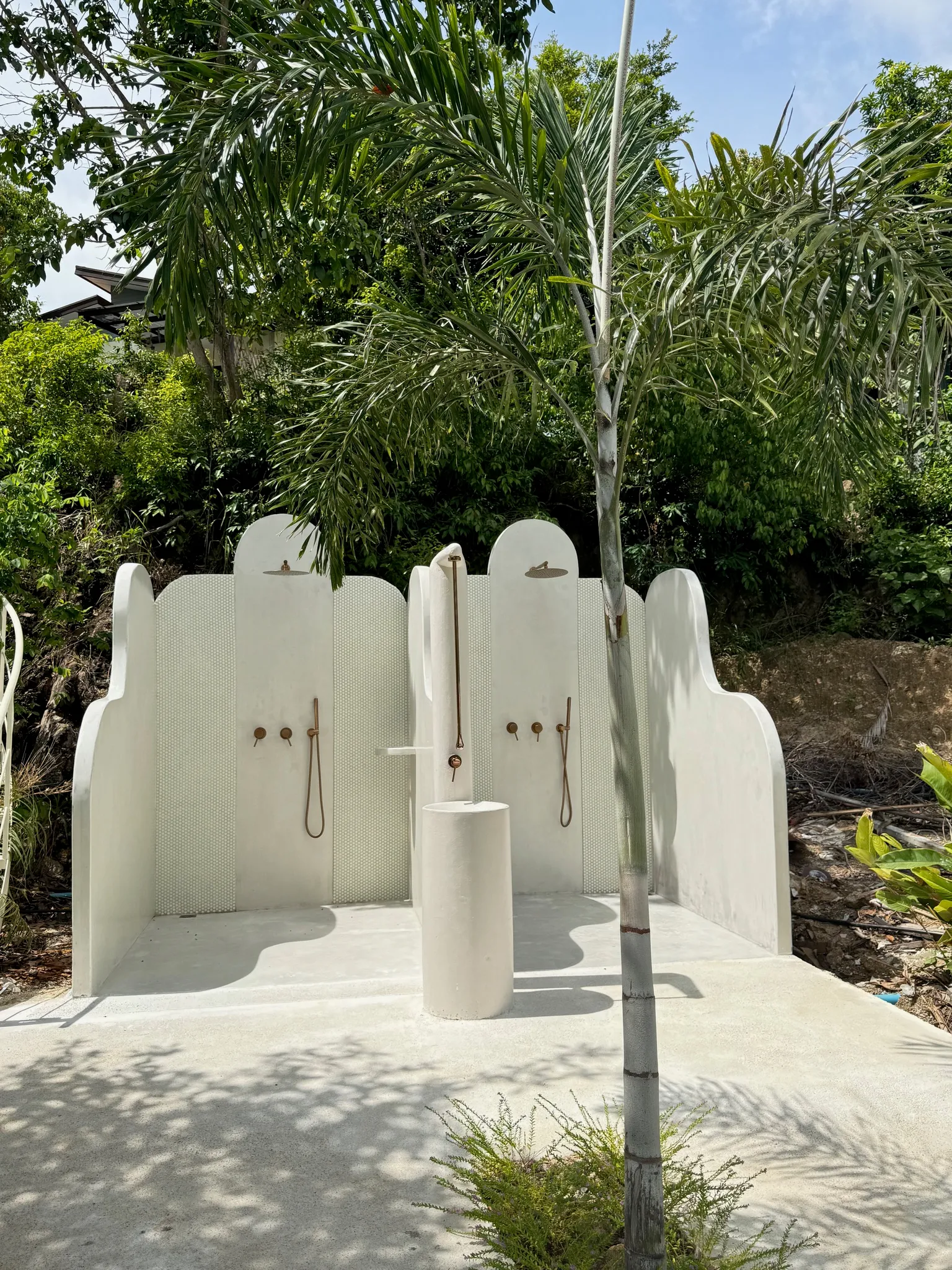 Microcement outdoor shower — Villa Koh Phangan